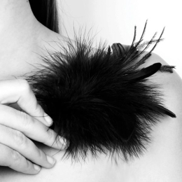 Мітелка Bijoux Indiscrets Pom Pom – feather tickler - - фото №2