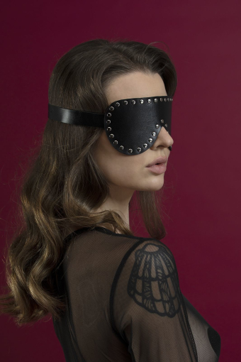 Маска на очі з заклепками Feral Feelings - Blindfold Mask, натуральна шкіра, чорна - фото №2