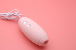 Вакуумний стимулятор з віброяйцем 2-в-1 KISSTOY Miss VV Pink - - фото №3