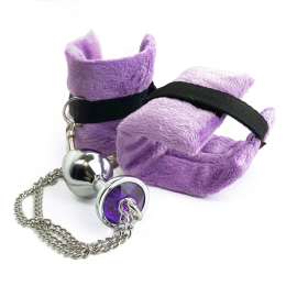 Наручники з металевою анальною пробкою Art of Sex Handcuffs with Metal Anal Plug size M Purple - - фото №5