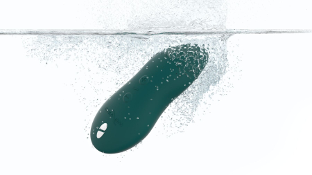 Потужний мінівібромасажер Touch X Green Velvet by We-Vibe, зручно поєднувати з проникним сексом - фото №6