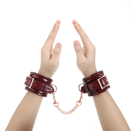 Шкіряні наручники Liebe Seele Wine Red Wrist Cuffs, знімний ланцюжок-кріплення - - фото №9