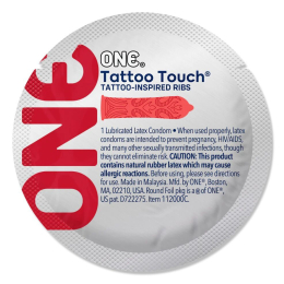 Презерватив ONE Tattoo Touch Red, 1 шт, червоний, з рельєфом у вигляді татуювання - фото