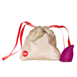 Менструальна чаша Fun Factory FUN CUP SIZE B, бордова, багаторазова, діаметр 4,3 см, об’єм 30 мл - - фото №4